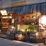 nangokusakabaharoharoshokudou - 那覇ゆいレール県庁前駅下車、徒歩3-4分です。沖縄銀行本店付近にお店はあります。