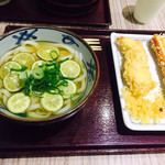 宮武讃岐うどん - 2017//5/6 ディナーで利用。
すだちうどん(温)(490円)
ちくわ天(150円)
かしわ天(150円)