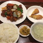 蓬莱春飯店 - 黒酢すぶた定食