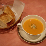 キャトルセゾン - キャトルセゾン ＠中葛西 ランチ 今日のスープとパン