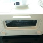 オールデイダイニング オアシスガーデン - 5ccの水をトースター給水口に入れツマミをパンの種類にセット。