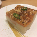 炙り寿司 虎 - ハラペーニョの乗った炙り寿司