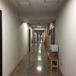 ずーっと奥まで歩きます。