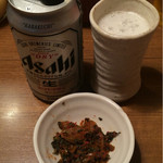 麺通 - 缶ビール400円と辛子高菜　サービス