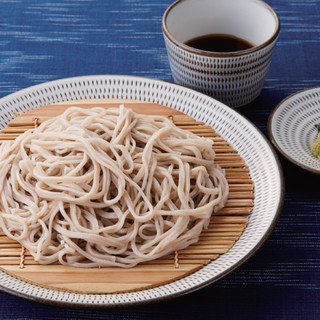 そば粉100％の”十割そば”を味わい深い”つゆ”でどうぞ