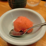 鮨　しらはた - イチゴのシャーベット（サービス）