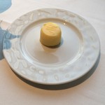 オーベルジュ・ド・リル ナゴヤ - お店のロゴが入ったバター