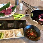 Bishoku Rairai - 赤肉ランチ＋ライスセット2160円