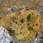 大衆食堂 瓦町ブラン - 下仁田葱とタレッジオ（イタリアウオッシュチーズ）のホイル焼き