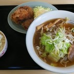 どさん子 - 唐揚げセット・醤油ラーメン