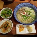 ベトナミーズ・シクロ 六本木 - 牛肉のフォーとコム・ガー