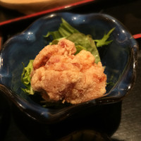 博多華味鳥 銀座4丁目店 - 【水たき御膳（税込1,500円】
                  唐揚げ
                  写真では分かりづらいですが、けっこう大きめです。