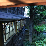 大林 - 厠からお庭を。今時期は開け放たれた窓からここを眺めながら。