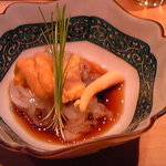 すし屋の桐野 - ４品目：小鉢　いかそうめんとウニと真子