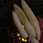 河伯菜館 - 島でとれた葱も。