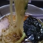 月ケ瀬 - 麺は、平打ち細(薄い？)麺