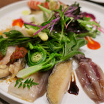 Variante - イタリアンサラダ Variante風（スペルト小麦と浅利のパンツァネッラ、貝類と山菜のインサラータ）