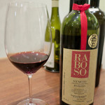 Variante - ワインはラボッソ デルヴェネト。ボロネーゼのコクとダークチェリー系の赤ワインがぴったり。