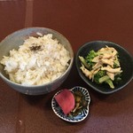 ジャム cafe 可鈴 - ごはん、お漬け物、ささ身とブロッコリーの和え物