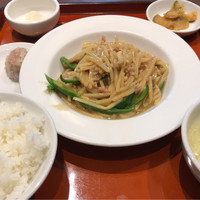 碧麗春 - チンジャオロース定食 1050円。