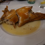 Bar Restaurante El Sitio - 丸焼きの一部（頭と腿の部分）