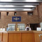 サントリー 天然水のビール工場 東京・武蔵野ブルワリー - ビアサーバーカウンター