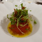 ビストロ ダイア - コリアンダー風味の蟹が入ったフルーツトマトにアサリのソース