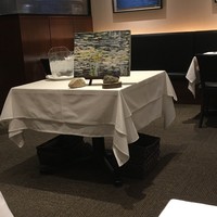 オーグードゥジュール メルヴェイユ 博多 - シェフの絵と内装