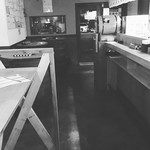 BAR IN TSUMABUKI - 店内奥から入口を見た感じ