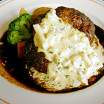 ビストロ・ヒロ - 手作りハンバーグ タルタルソース添え（ランチ：サラダ・ライス付）900円