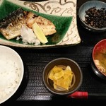 Iroriyaki Tamano Ya - 2種類の焼き魚定食