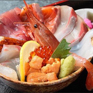 ボリューム満点お得なランチメニュー！！