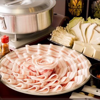 Hot pot fair to choose from! Enjoy your favorite "Agu pork" with your favorite hot pot course♪