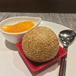 クロモリ - 胡麻団子
      ココナッツミルクプリン 数種の柑橘の皮マーマレードソース