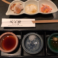 米澤牛DINING べこや - 前菜とステーキタレ