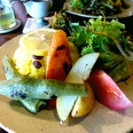 踵屋敷 - スリランカカレーのご飯、焼き野菜、サラダ