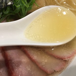 支那そば大和 稲荷町店 - 白だしスープ