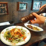 イタリア食堂チネマ - コショウをウェイターさんがかけてくださいます！