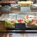 菓子とパン 大楠 - ショーケース内の一部