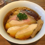 ラーメン屋 トイ・ボックス - 「醤油ラーメン」750円＋「鶏チャーシュー」100円