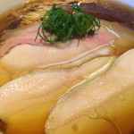 ラーメン屋 トイ・ボックス - ガリシア栗豚のチャーシューと鶏とチャーシュー