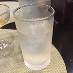 オリエンタルキッチン アンジュナ - 普通の水ではない。エルダーフラワー。ほんのり甘く、良い香りの水。