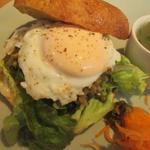 テーラ・テール - スパイシーカレーバーガー