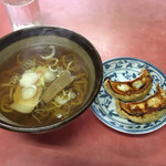 珍來 - 半ラーメンと餃子