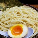 名前のない中華そば屋 - 麺は３３０g。