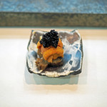 寿司栄 - 蒸し鮑、馬糞雲丹にキャビアの摘み