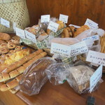 Saas-Fee - 店舗内のハード系が並ぶ棚