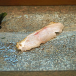 寿司栄 - ノドグロの切り身の摘み、これが「寿司栄」さんおスペシャリテ！