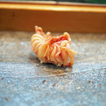 寿司栄 - 閖上（ゆりあげ）の赤貝の握り