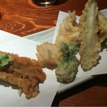 めしの助 - 天ぷら盛合せ:穴子、いたや貝、たらの芽、タラ白子、わかさぎ、ヤングコーン、さつま芋